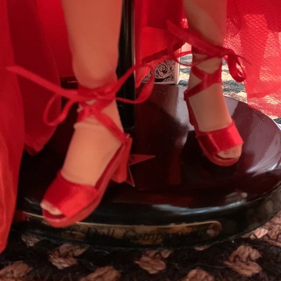 Vintage Brenda Starr Reporter doll with stand and box - Picture 4 of 7